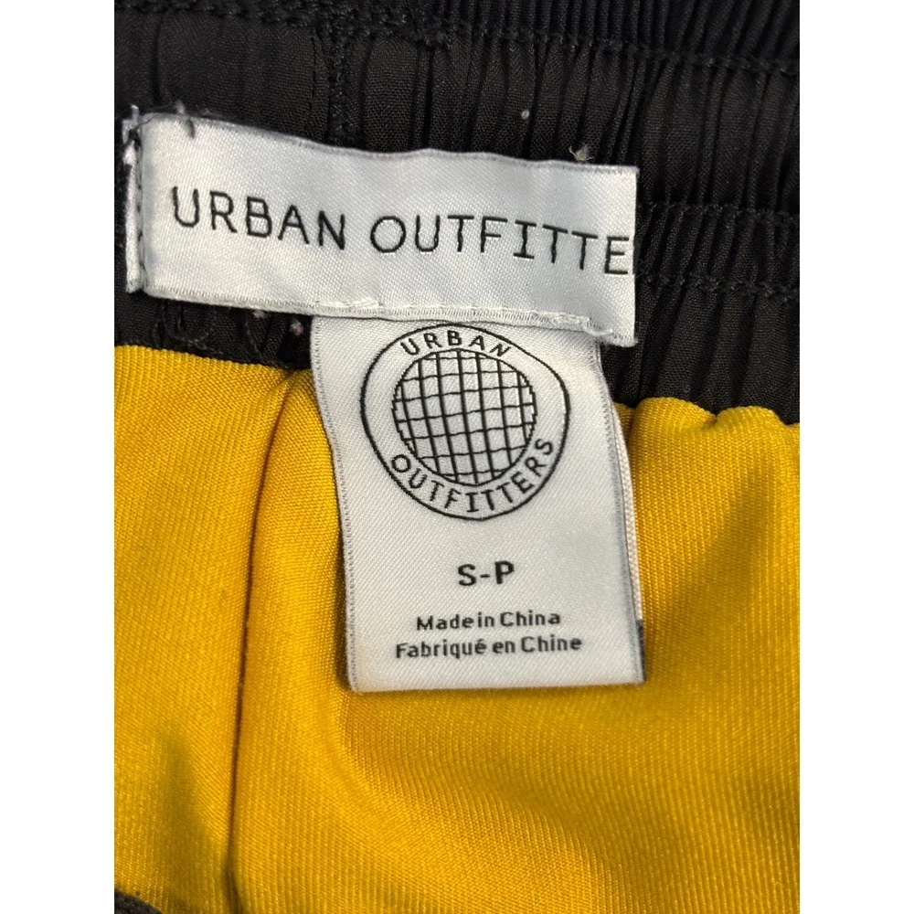 Urban Outfitters Mens 2-in-1‎ Running Shorts Black Yellow Size Small Activewear